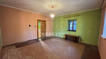 PREDANÉ: 2 izbový vidiecky rodinný dom, pozemok 15á, H... - 18
