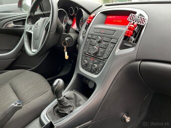 Opel Astra Notchback - 18