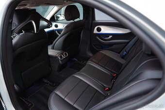 Mercedes-Benz E 220d 4Matic AMG Line - 18