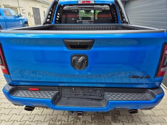 DODGE RAM 1500 5,7 HEMI BUILT TO SERVE 2023 - 18