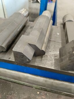 Prodávám Použitá ohýbačka pásovin EB 30 CNC r. v. 2005 - 18