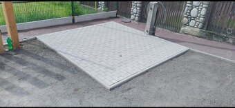 Nákladne auto s hydraulickou rukou - 18