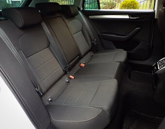 ŠKODA SUPERB COMBI 2.0TDI 110kW - MATRIX, NAVI, ŤAŽNE - 18