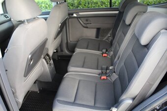 Volkswagen Touran 1.6 TDI DSG - 18