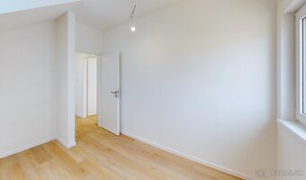 REZERVOVANÉ NOVOSTAVBA 4 izb.RD s dvojgarážou v štandarde - 18