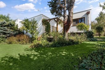 Na predaj rodinný dom Láb, veľký pozemok, tichá ulica - 18