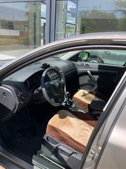 Škoda Octavia 1.6 Tour II nízky nájazd km 38.000 - 18