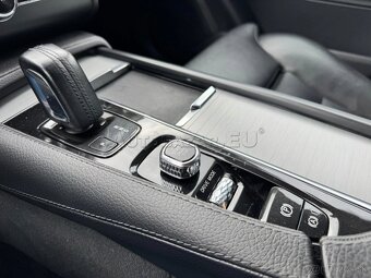 🚘Volvo XC90 2.0 B5 Drive-E Momentum AWD A/T 7m - 18