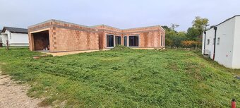 5-izbovy rodinný dom 15 minút od NR - 18