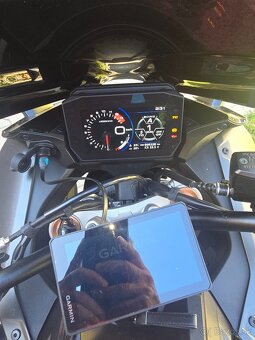 Suzuki gsx s 1000 gt - 18