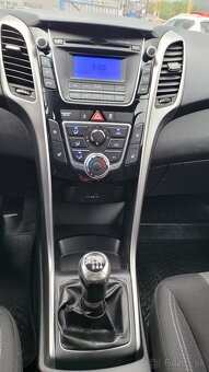 Hyundai i30 1.6i MPI DOHC CVVT Comfort benzín - 18