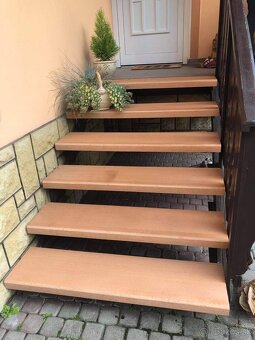 levitujuce schody, velkoformatova dlazba, betonove schody - 18