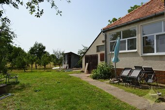 Čiastočne zrekonštruovaný prízemný rodinný dom so slnečným p - 18