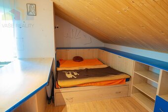 Krásny 7-izbový dom, 328 m² + 1389 m² pozemok, Trebostovo, o - 18