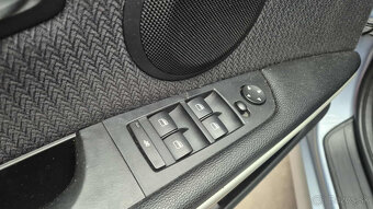 BMW E90 320i 2,0i 125kw - 18