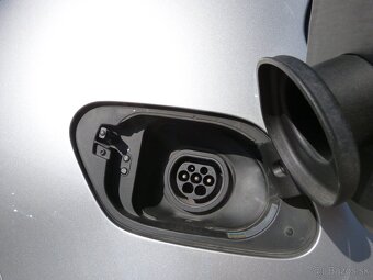 Volkswagen Golf e Automat  Elektrický - dojazd ca 150  - 18