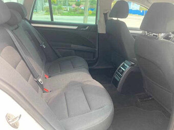 Škoda Superb Combi 2.0 TDI DSG,2015,NAVI,XENON - 18