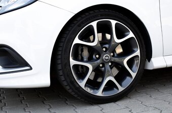 Opel Corsa OPC E Performance - 18