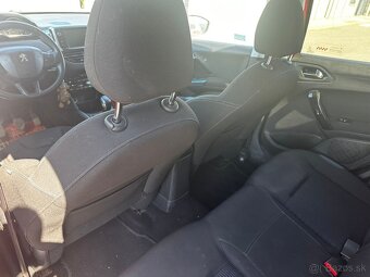 Peugeot 208 1.4 Vti - 18