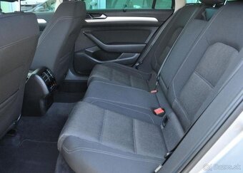 Volkswagen Passat 2.0TDi COMFORTLINE NAVI ČR 1M 110 kw - 18