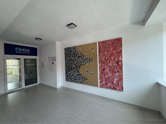 Prenájom samostatného kancelárskeho traktu 243 m² na Vajnors - 18