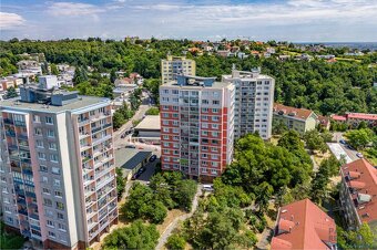 Slnečný 3-izbový byt, loggia, výhľad, zeleň, poloha, L.Dérer - 18