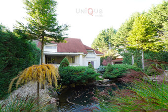 Na predaj kompletne zariadený rodinný dom s bazénom - 18