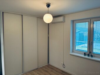 4-izbový kompletne zariadený dom so zimnou terasou a bazénom - 18