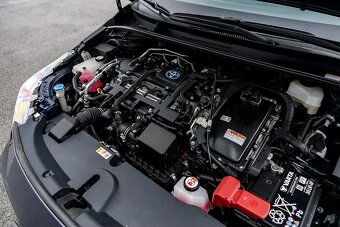 Toyota Corolla Combi 1.8 Hybrid 72kW e-CVT Style HEV 05/2023 - 18