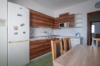 3-izbový byt s výbornou dispozíciou - sídlisko Hájik - 18