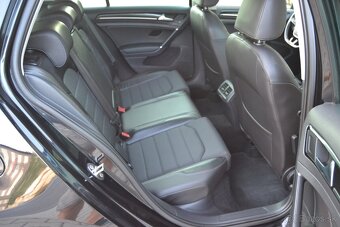 VW GOLF VII 2.0 TDI HIGHLINE, TEMPOMAT, KOŽA, ŠÍBER, ALU R17 - 18