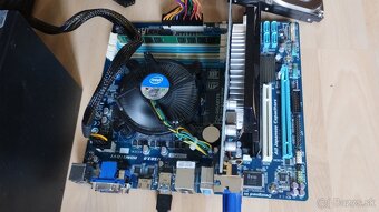 Predám základnú dosku Intel  Gigabyte GA-B75M-D3H - 18