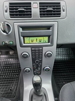 Volvo S40 2.0D Momentum,100kW - 18