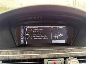 BMW Rad 3 Touring 335i xDrive A/T - 18