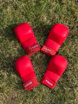 Karate - kimona, chrániče, opasky - 18