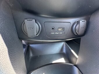Hyundai i30 CW 1.6i CRDi VGT Family - 18