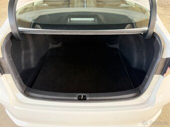 Toyota Corolla 1.5 Dynamic Force Comfort, Slovenske - 18