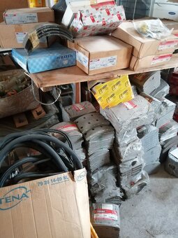 Prodám SKLAD NÁHRADNÍCH DÍLŮ BRZD - 18