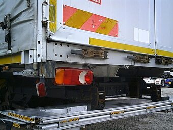 IVECO EUROCARGO 120 E25 E6 Valník + plachta + hydraulické če - 18
