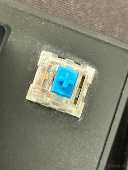 Predám notebook s príslušenstvom - 18