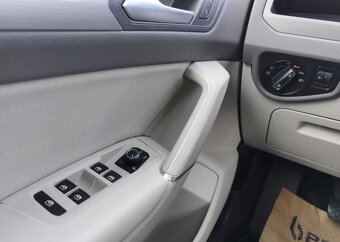 Volkswagen Touran 1,6 TDI nafta manuál 81 kw - 18