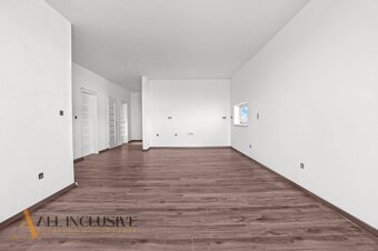 ALL INCLUSIVE I 3 IZBOVÉ BYTY S TERASOU, SO ZÁHRADOU + 2 PAR - 18