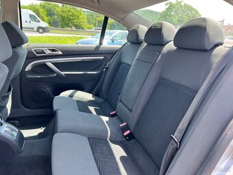 Škoda Superb 2.0 TDI Comfort DPF - 18