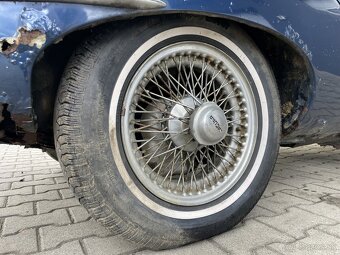 Jaguar E-type coupe 1970 Series II - 18