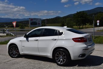 BMW X6 xDrive 50i - 18