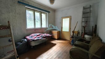 Vidiecky dom v obci Olováry v okrese Veľký Krtíš. - 18