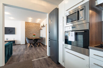 PRENÁJOM - MODERNE ZARIADENÝ 3 IZB BYT s LOGGIOU, ČORDÁKOVA, - 18