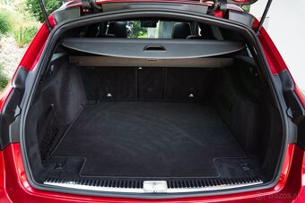 Mercedes-Benz E 220d AMG Line Night Paket Drive Assist + - 18