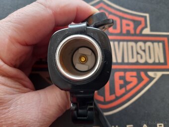 HARLEY DAVIDSON® zásuvka 12V - 18