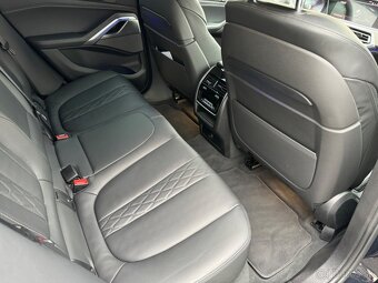 BMW X6 M50i, 2021 rok, 390 kW - 18